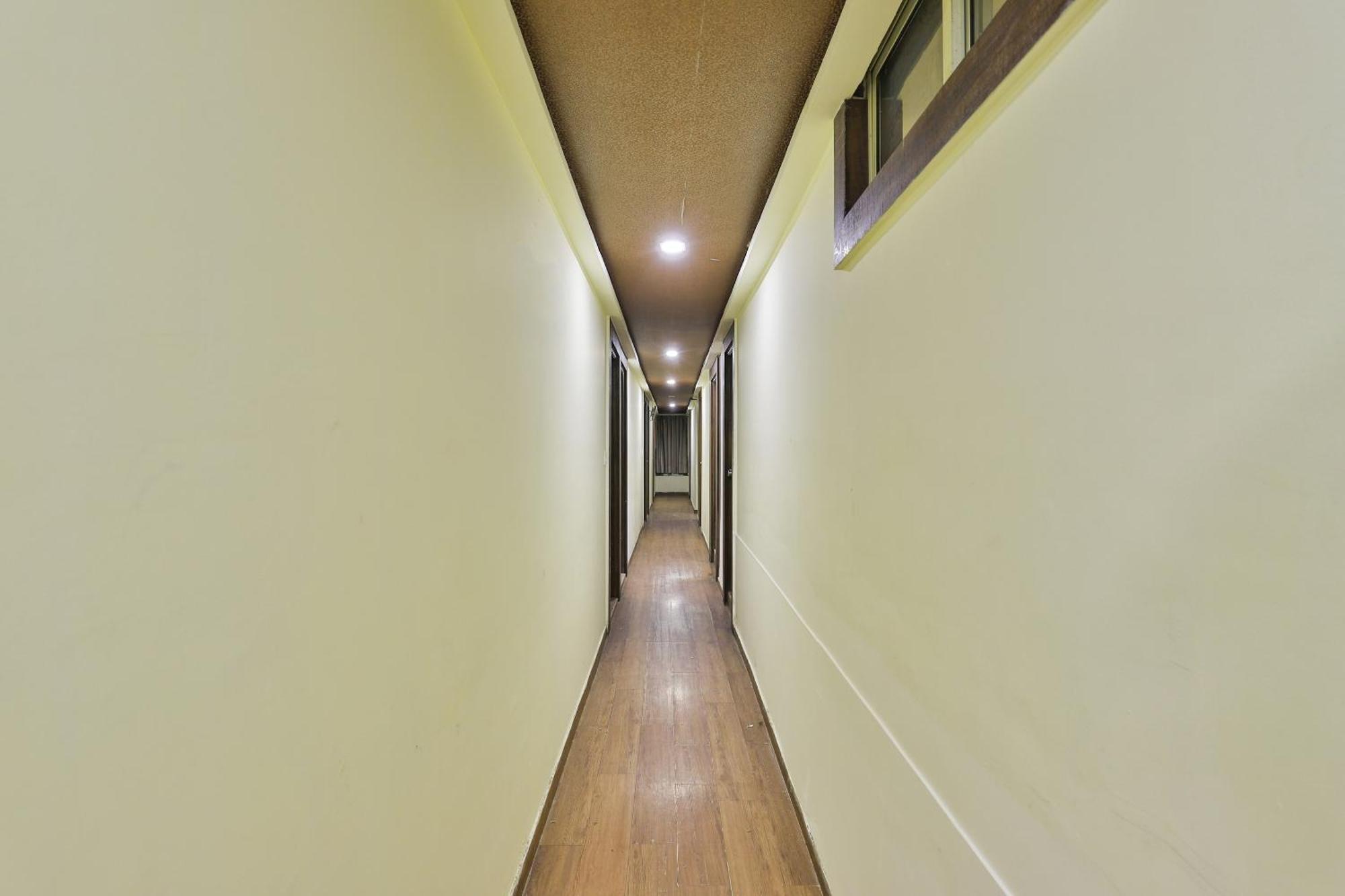 אחמדאבאד Hotel O Sri Balaji Residency מראה חיצוני תמונה